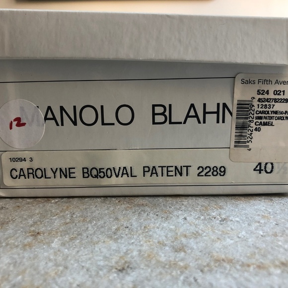 Manolo Blahnik Carolyne Patent Kitten Heels - Picture 3 of 8